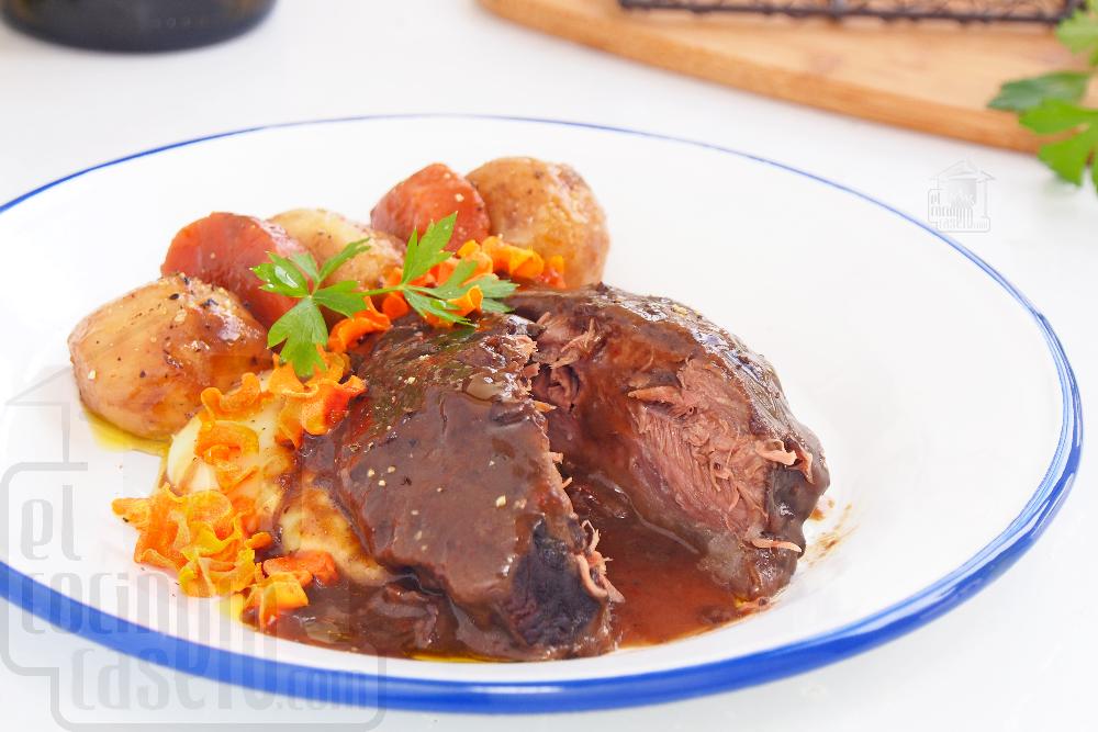 Jarrete de ternera estofado 