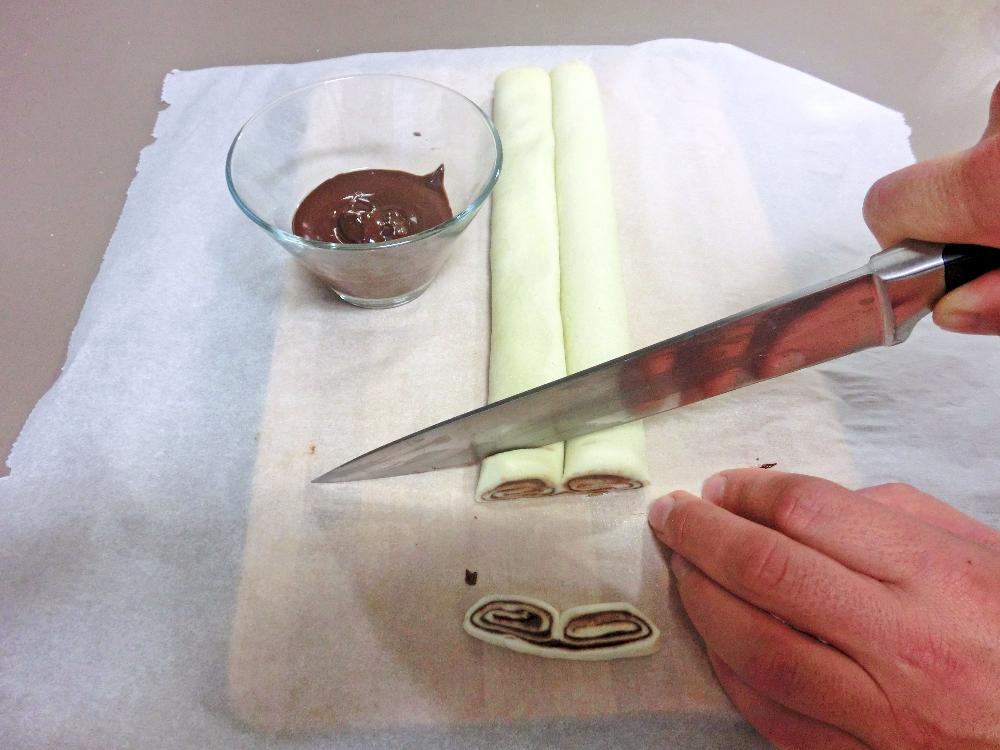 Palmeritas de hojaldre rellenas de chocolate - Paso 3