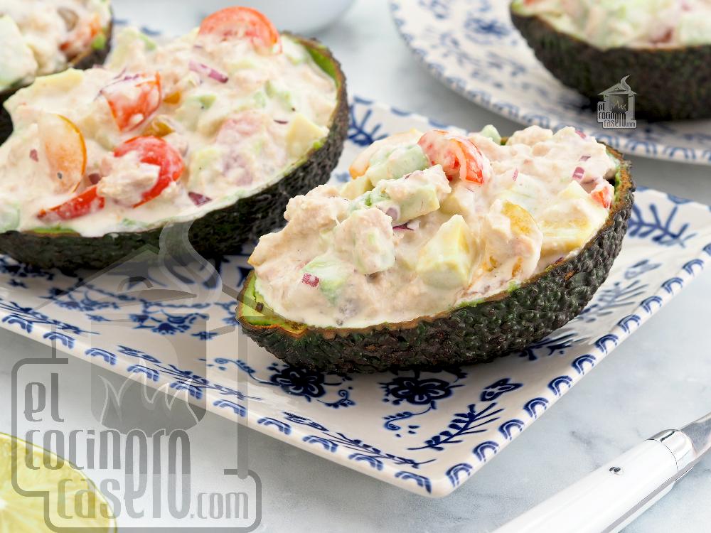 Aguacates rellenos de atún