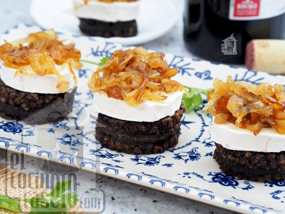 Pincho de morcilla y queso de cabra con cebolla caramelizada