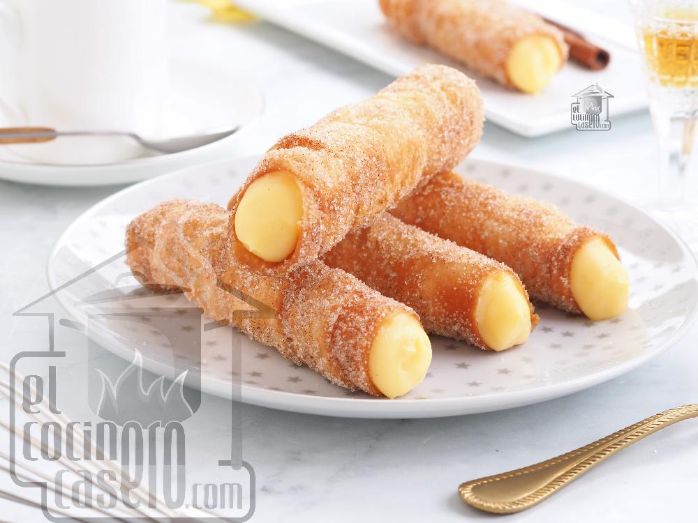 Cañas fritas rellenas de crema