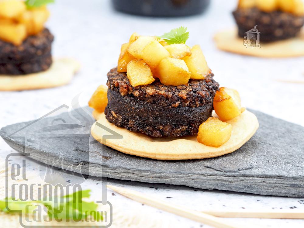 Pincho de morcilla con manzana caramelizada