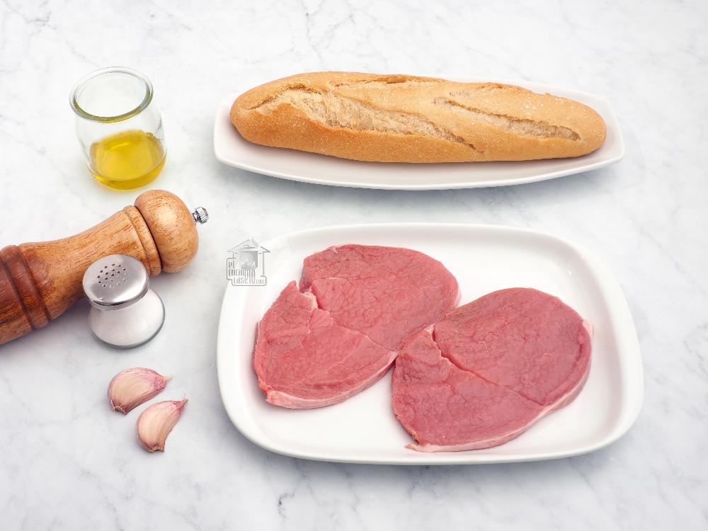 Pepito de ternera, receta del clásico bocadillo español - Paso 1