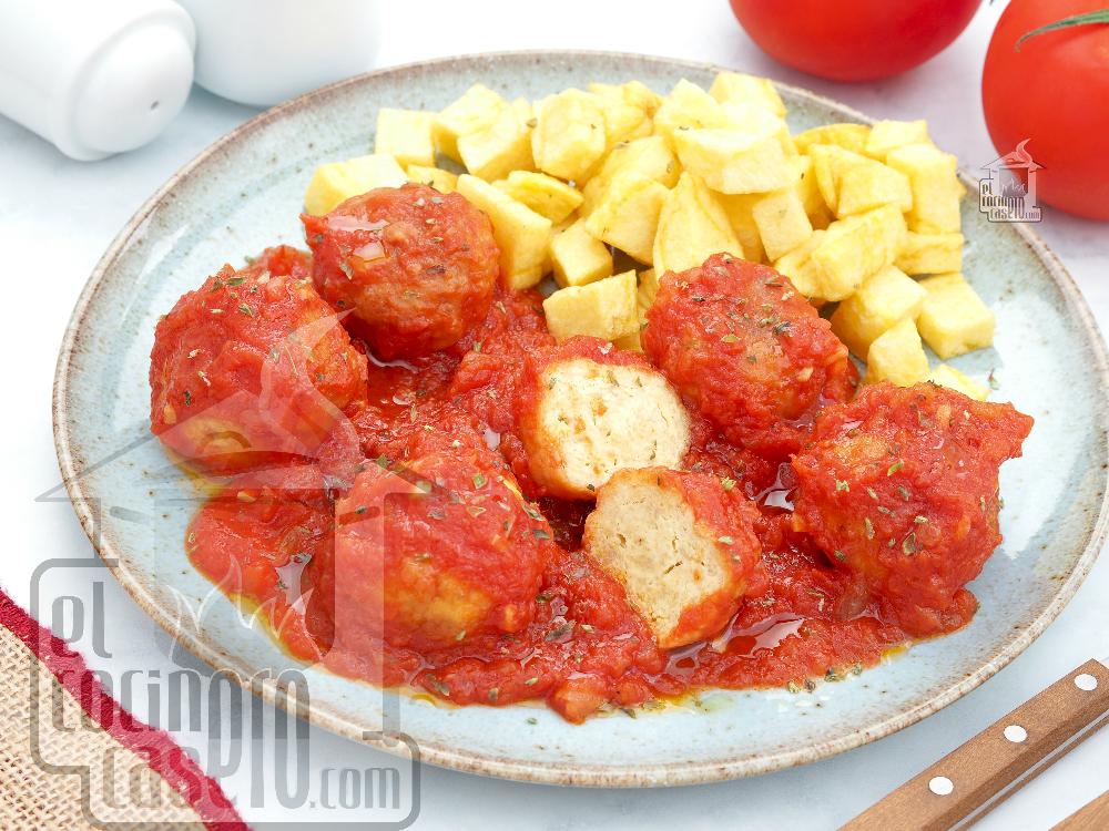 Albóndigas de pollo con tomate