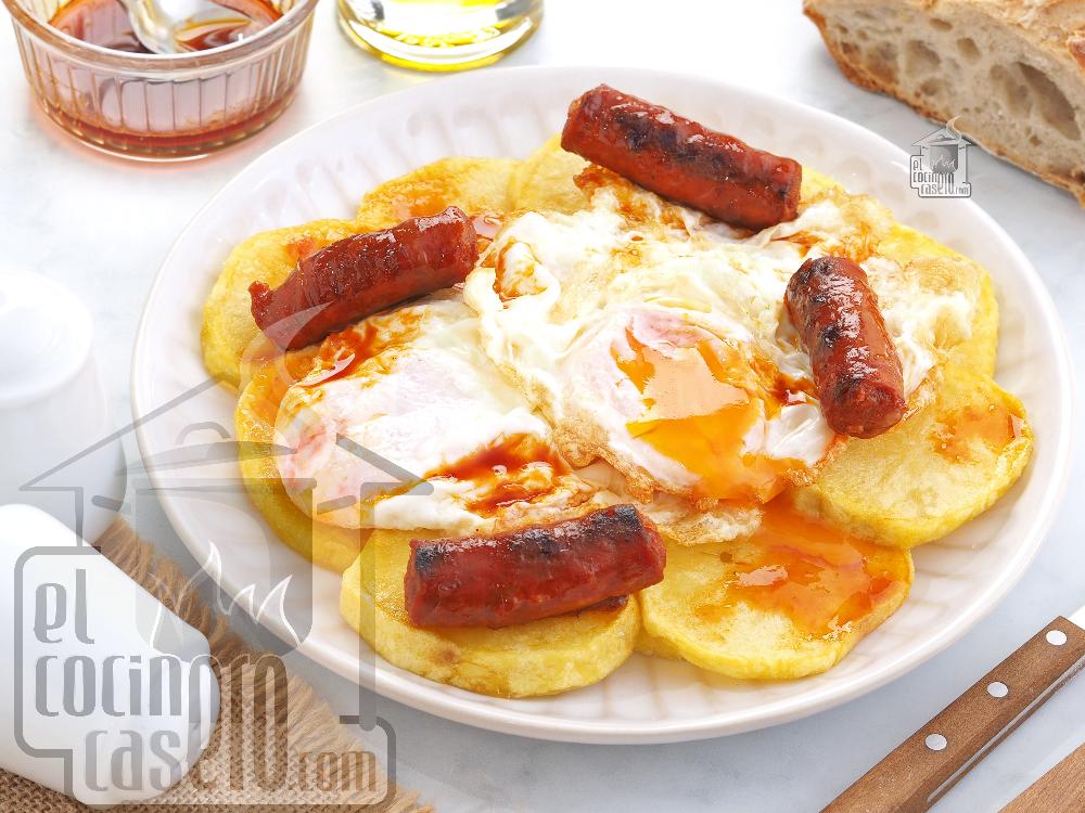 Huevos rotos con chistorra