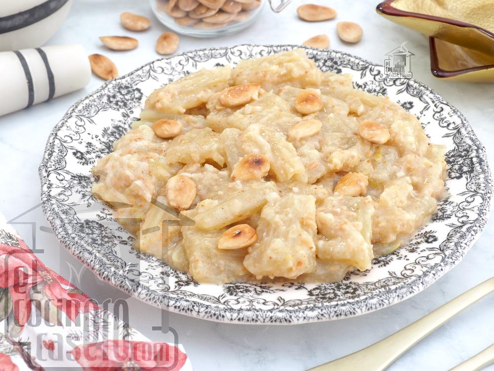 Cardo en salsa de almendras