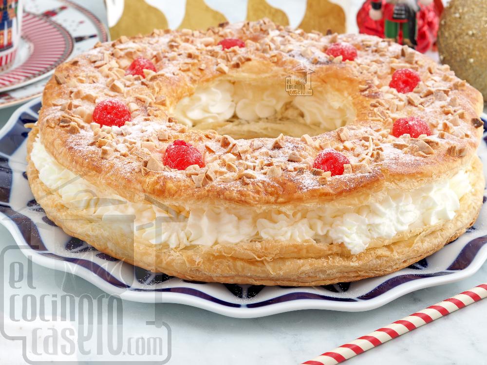 Roscón de Reyes de hojaldre con nata