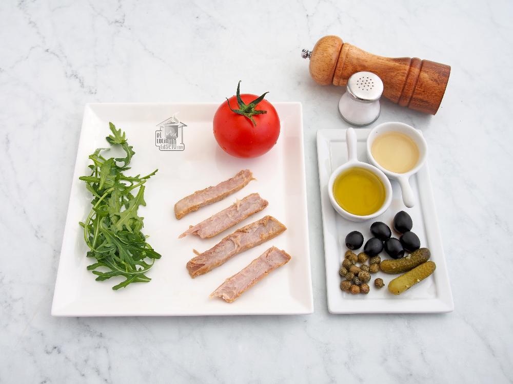 Ensalada de ventresca con vinagreta de encurtidos - Paso 1