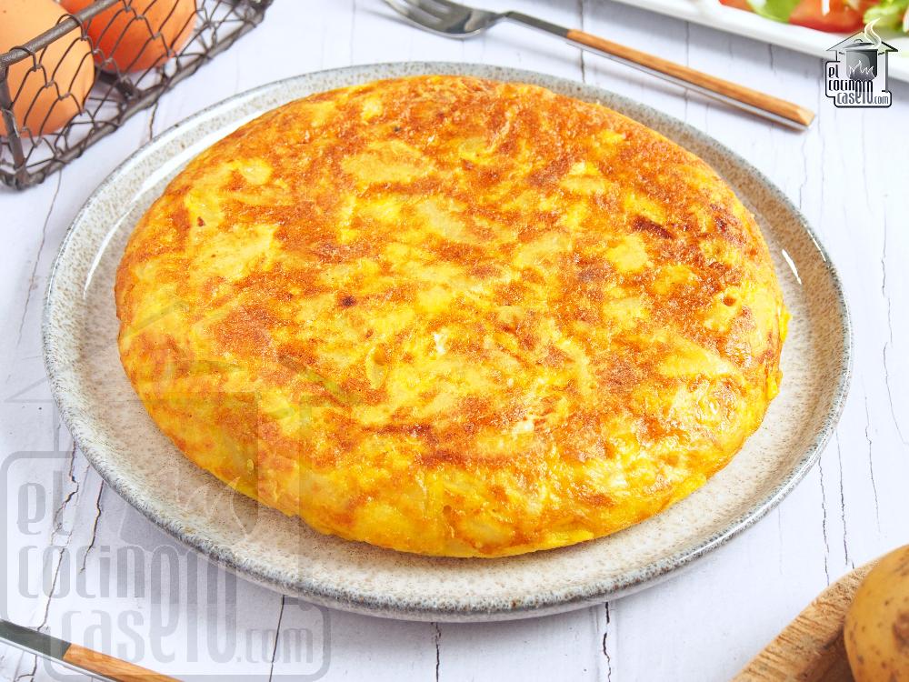 El truco más sencillo para que la tortilla de patatas quede jugosa pero no  cruda