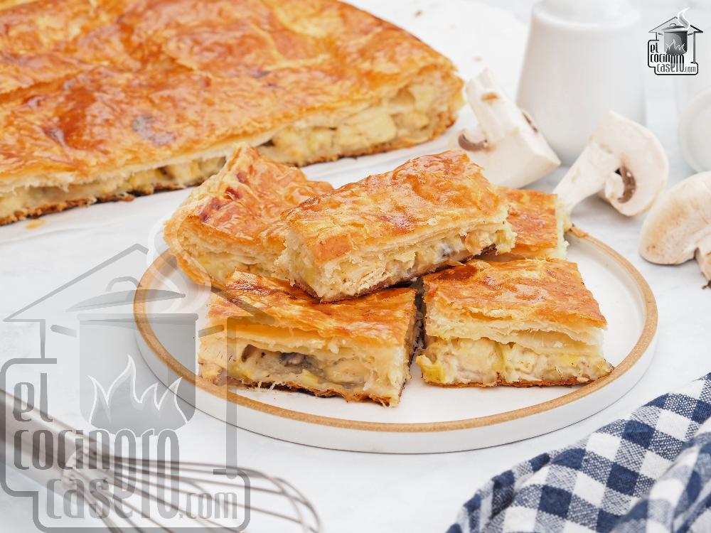 Hojaldre relleno de pollo, puerro y bechamel