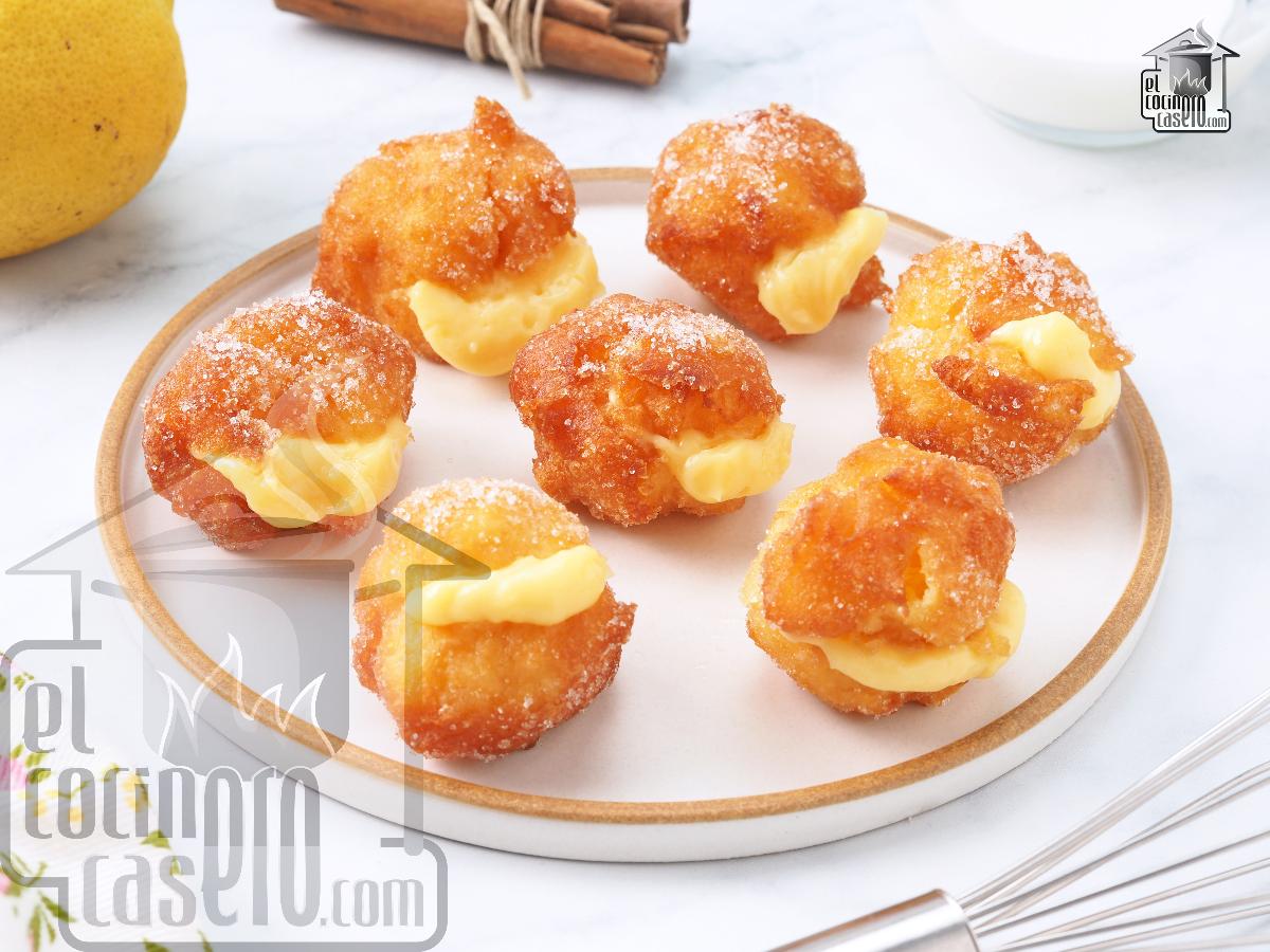 Buñuelos de viento rellenos de crema