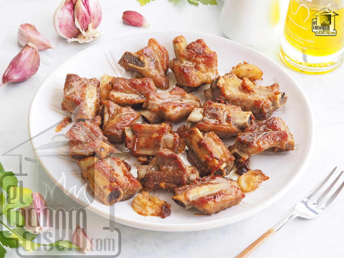 Costillas de cerdo al ajillo